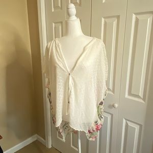 Very cute semi sheer tank from memory lane by scrapbook medium white/flowers